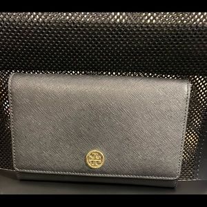 Tory & Burch Crossbody Purse! Great condition. Used twice!